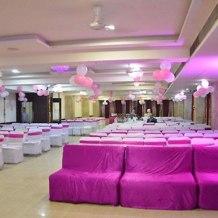 Hotel Radiance Gwalior Exteriör bild