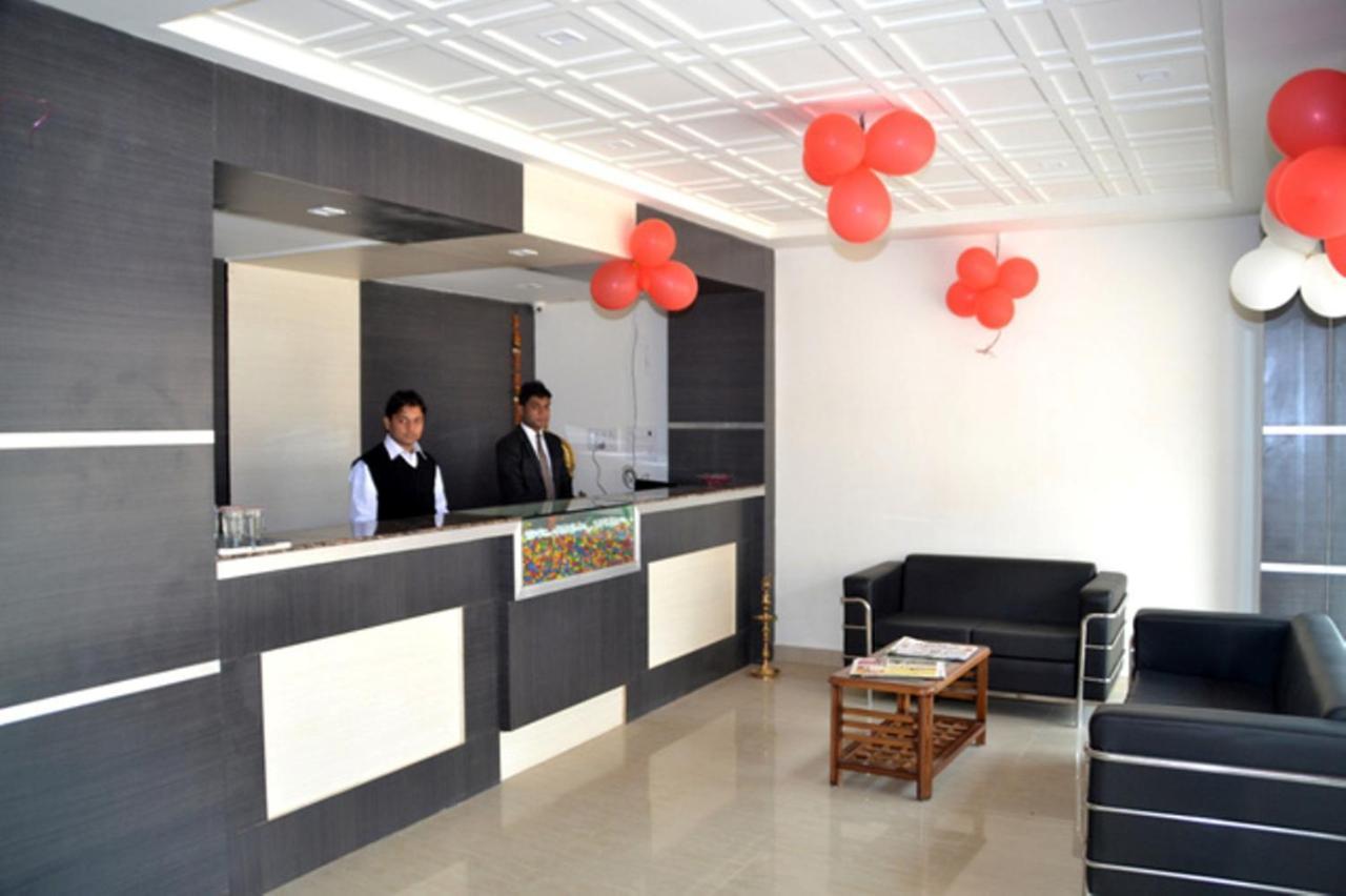 Hotel Radiance Gwalior Exteriör bild
