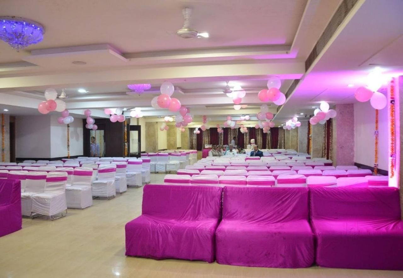 Hotel Radiance Gwalior Exteriör bild